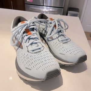 Brooks Women’s Ghost 13, light blue